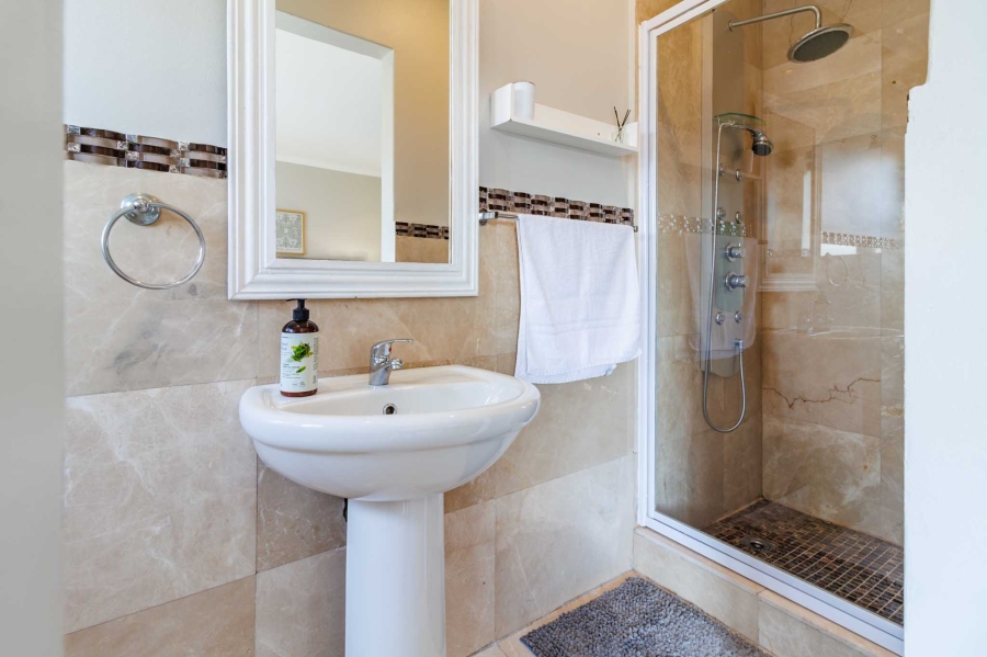 4 Bedroom Property for Sale in Flamingo Vlei Western Cape